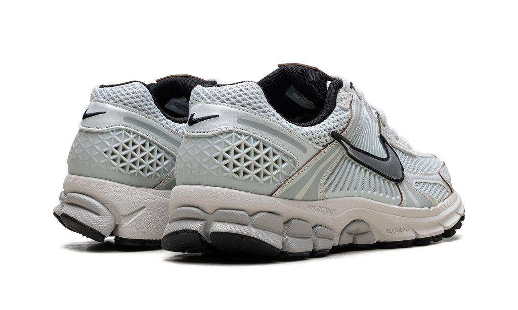 Zoom Vomero 5 WMNS "Light Silver Chrome" FN6742 001