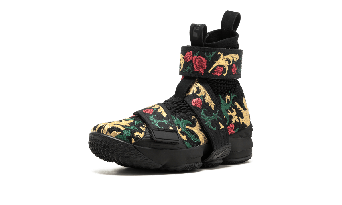 Lebron 15 Lif "King's Crown" AO1068 001