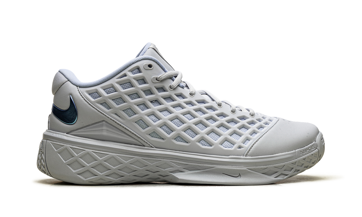 Kobe 3 Low Protro "Platinum Grey" IV7127 001