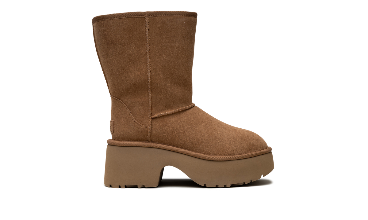Classic Short New Heights Boot WMNS "Chestnut" 1158310 CHE