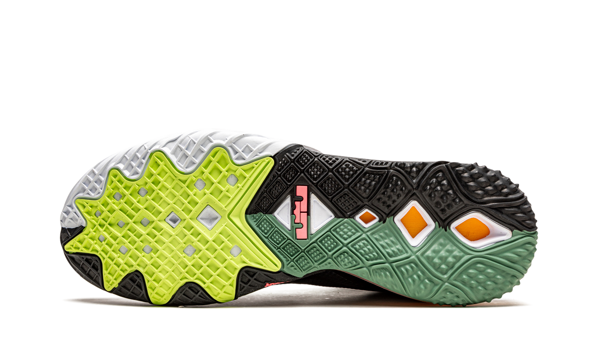 LeBron 18 Low "Bugs vs Marvin" CV7562 005