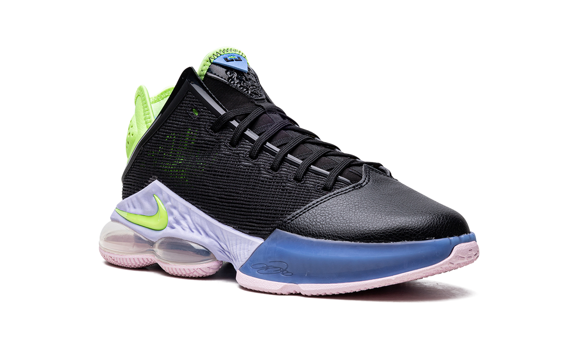 LeBron 19 Low "Black / Ghost Green" DO9829 001